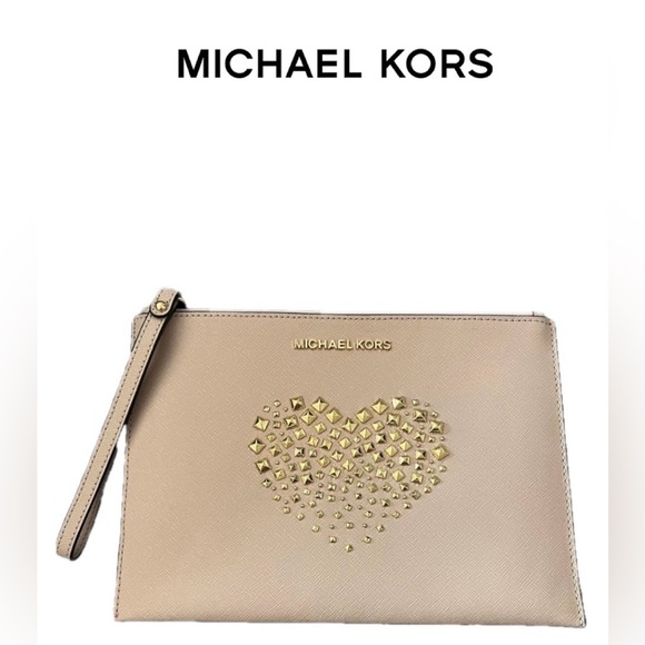 Michael Kors Giftables XL Zip Clutch Bag Saffiano Leather “Ballet” Heart Studs - Picture 1 of 12